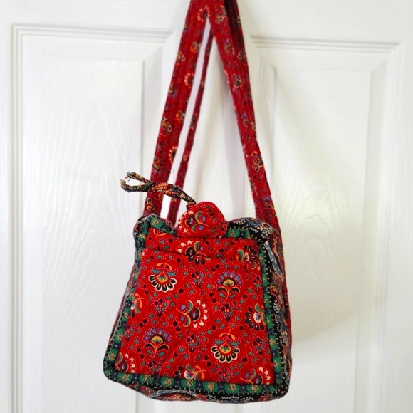 Vera Bradley Designs Red Long Strap Shoulder Bag CLEAN Beautiful UEC - Picture 3 of 8